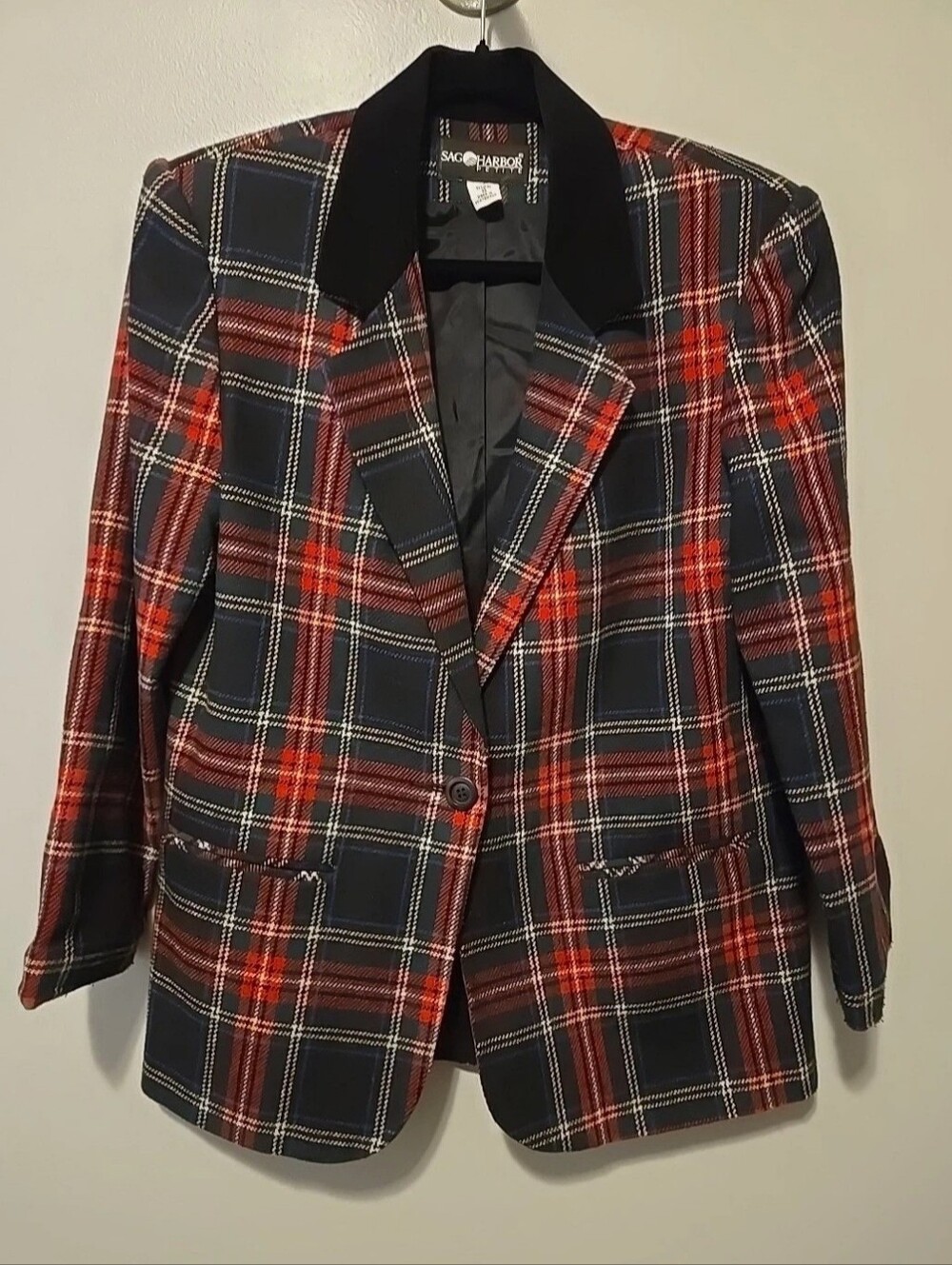 Sag Harbor Women's Wool Blend Blazer. Sz. 8P Petite Winter Plaid